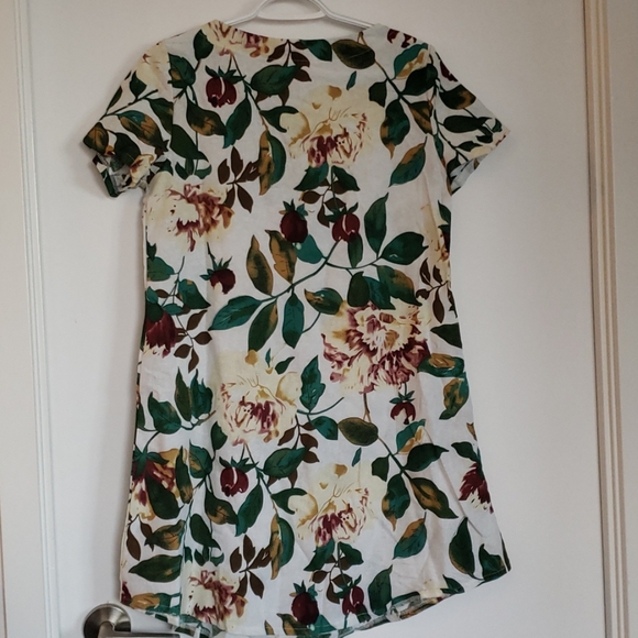 Flowered T-Shirt Dress - Picture 3 of 3